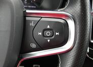 Volvo XC40 12