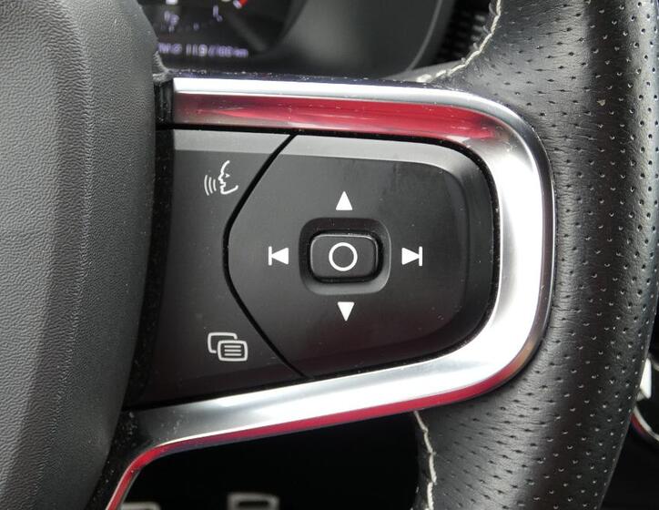 Volvo XC40 12
