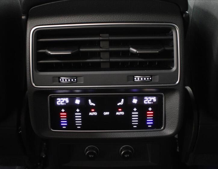 Audi Q8 31