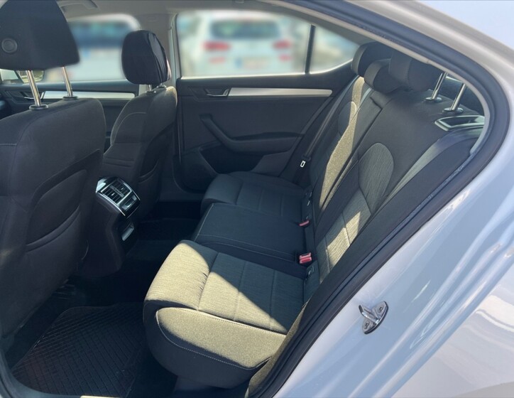 Škoda Superb 8