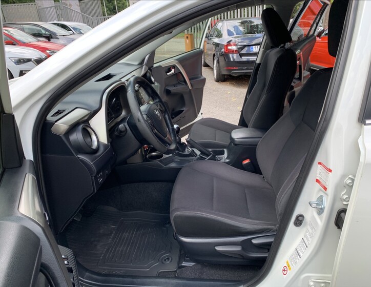 Toyota RAV4 13