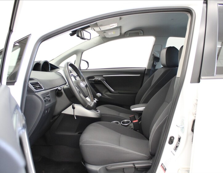 Toyota Verso 6