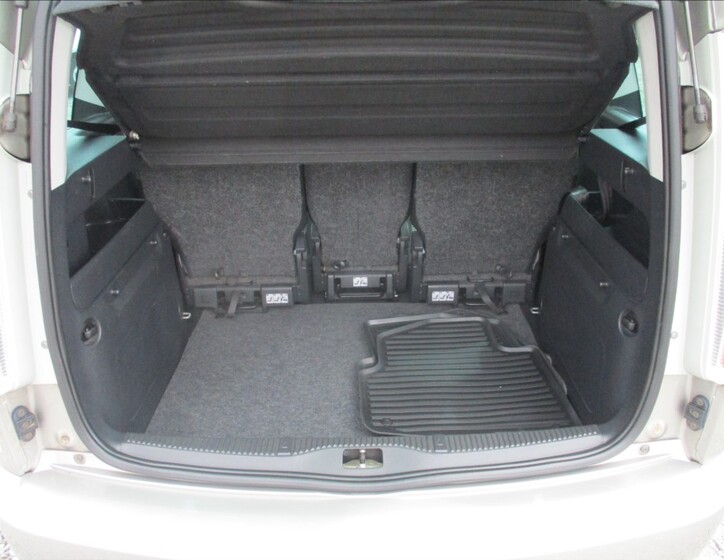 Škoda Roomster 9