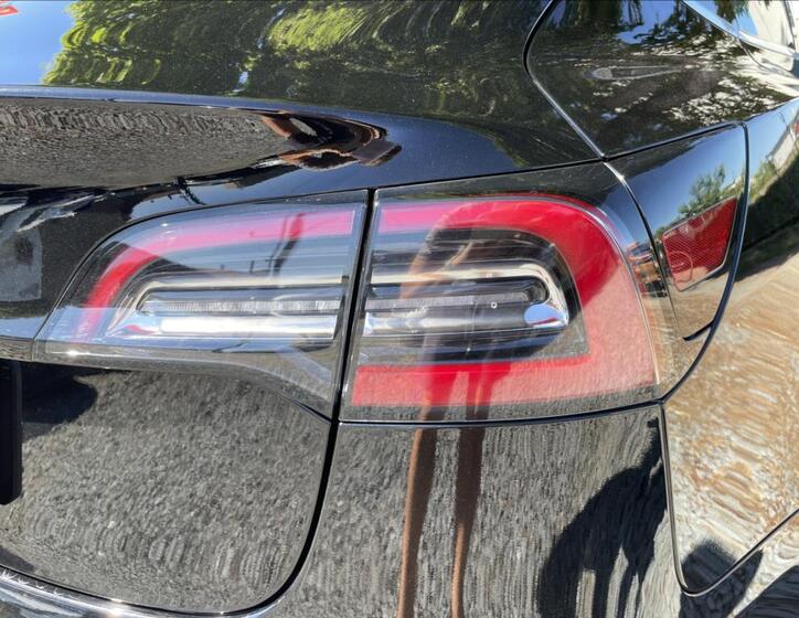 Tesla Model 3 37