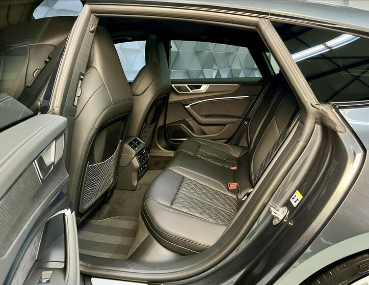 Audi S7 11