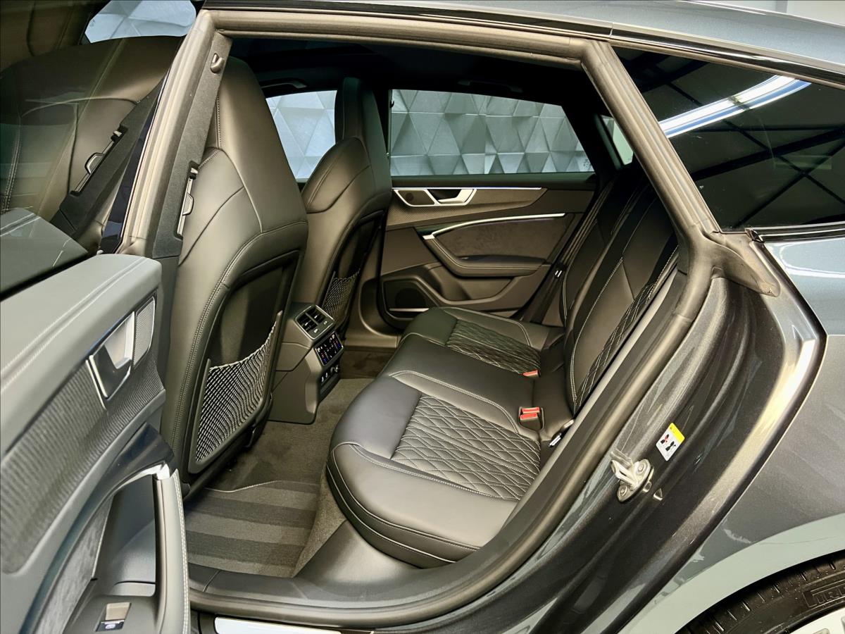 Audi S7