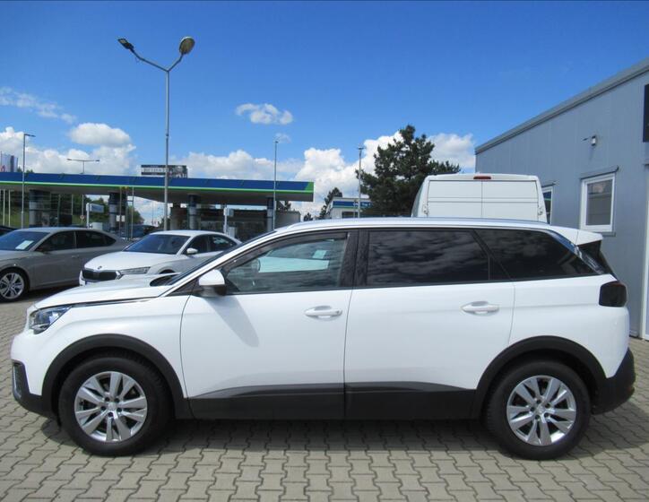 Peugeot 5008 3