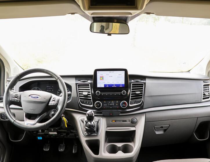 Ford Tourneo Custom 31