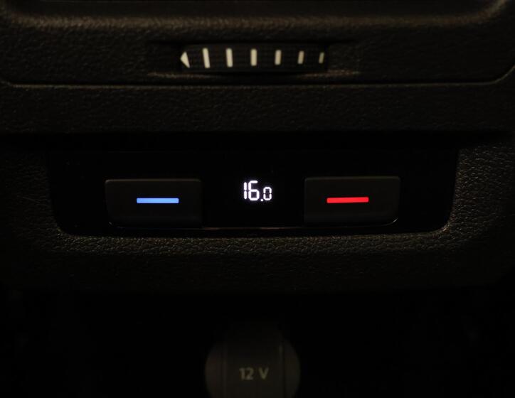 Volkswagen Touran 27