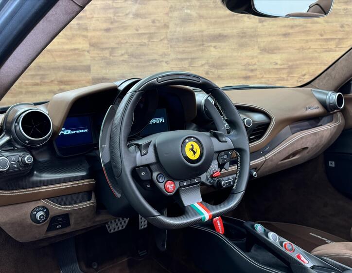 Ferrari F8 14