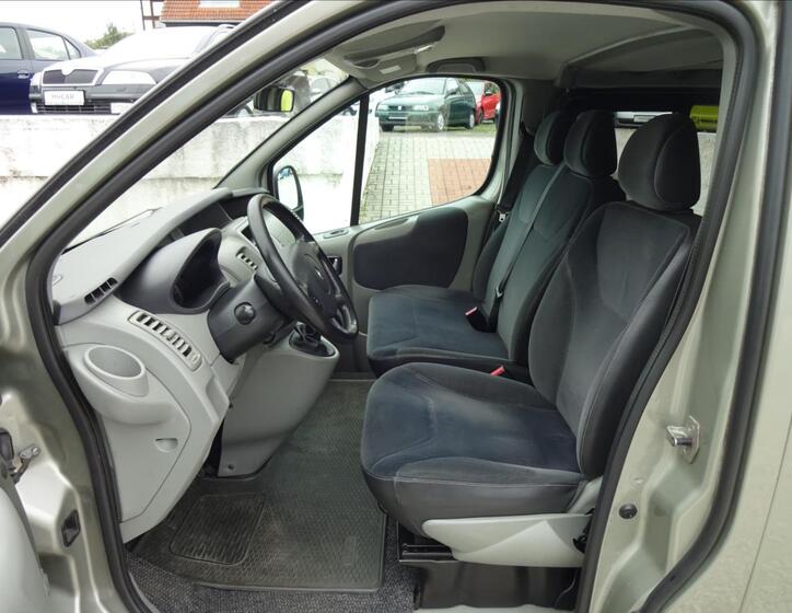 Renault Trafic 16