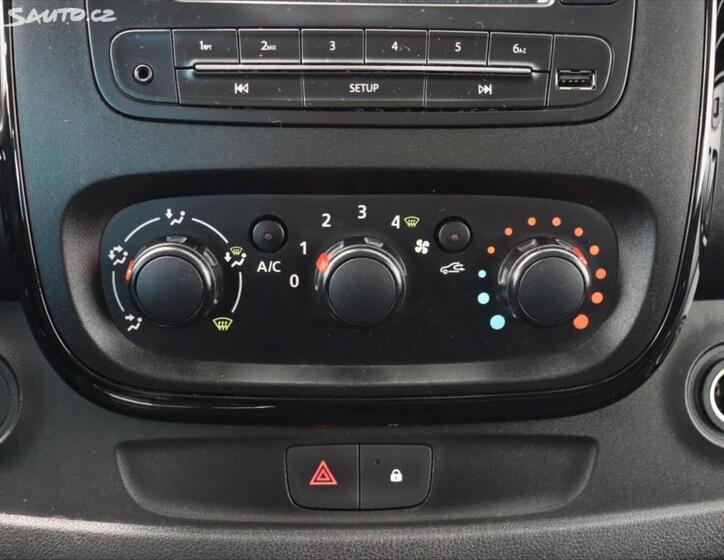 Opel Vivaro 9
