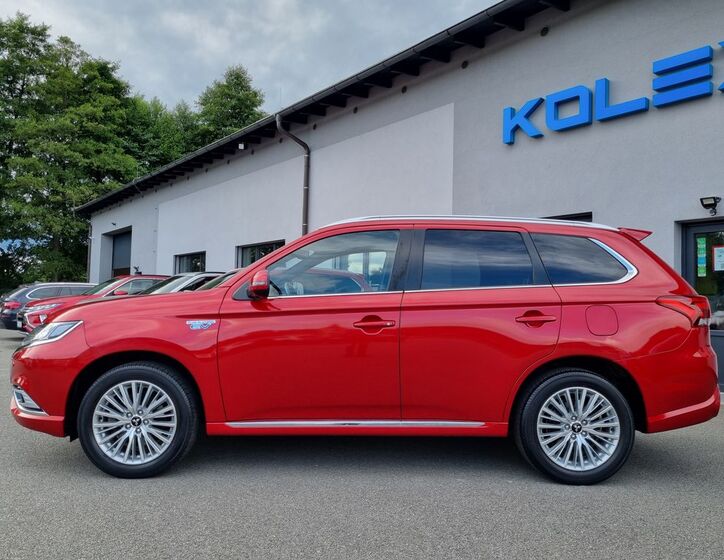 Mitsubishi Outlander 2