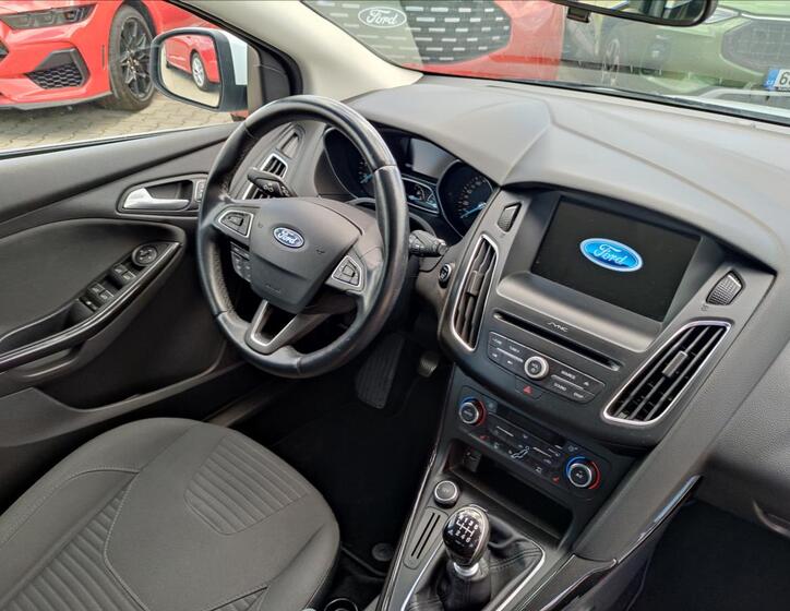 Ford Focus 16