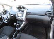 Toyota Verso 18