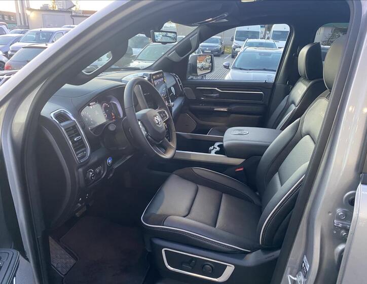 Dodge RAM 8