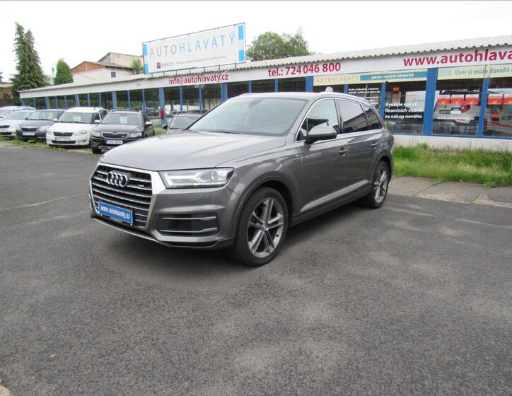 Audi Q7 1