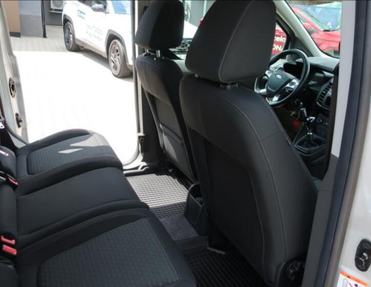 Ford Transit Connect 21
