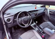 Toyota Auris 13