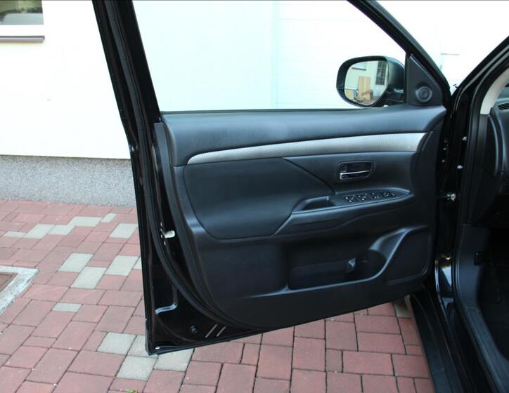 Mitsubishi Outlander 13