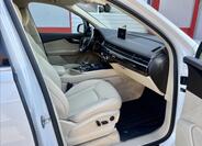 Audi Q7 23