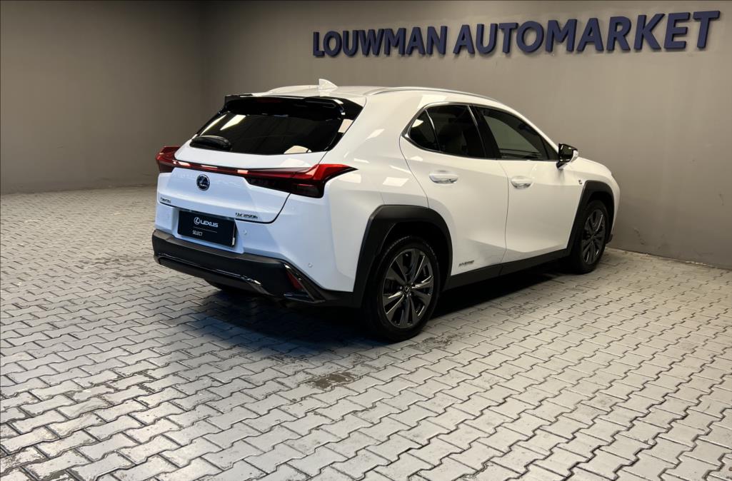 Lexus UX 250h