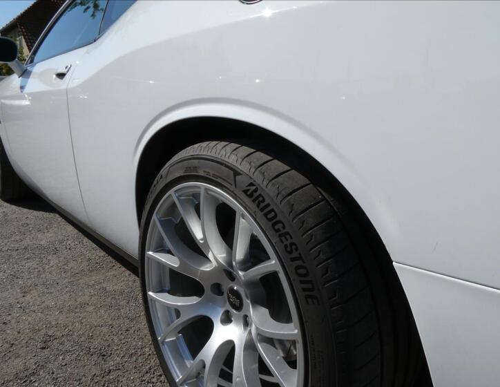 Dodge Challenger 13