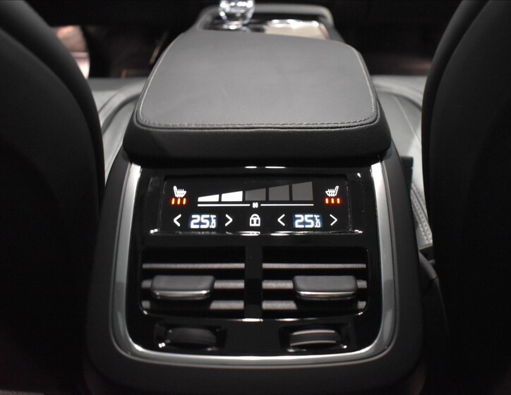 Volvo XC90 18