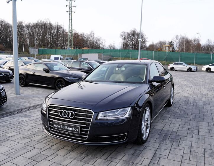 Audi A8 2