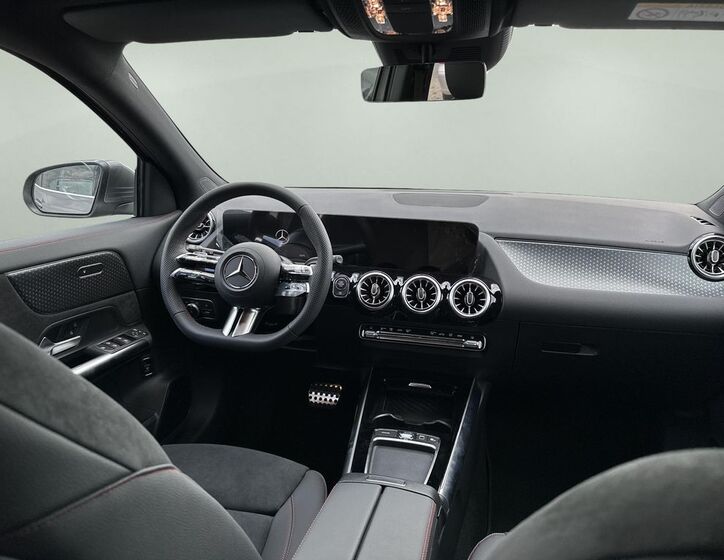Mercedes-Benz GLA 11