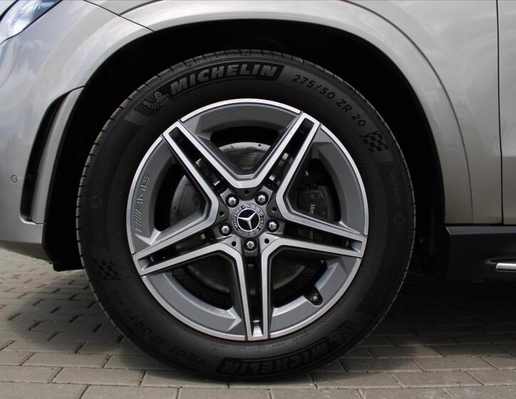 Mercedes-Benz GLE 9