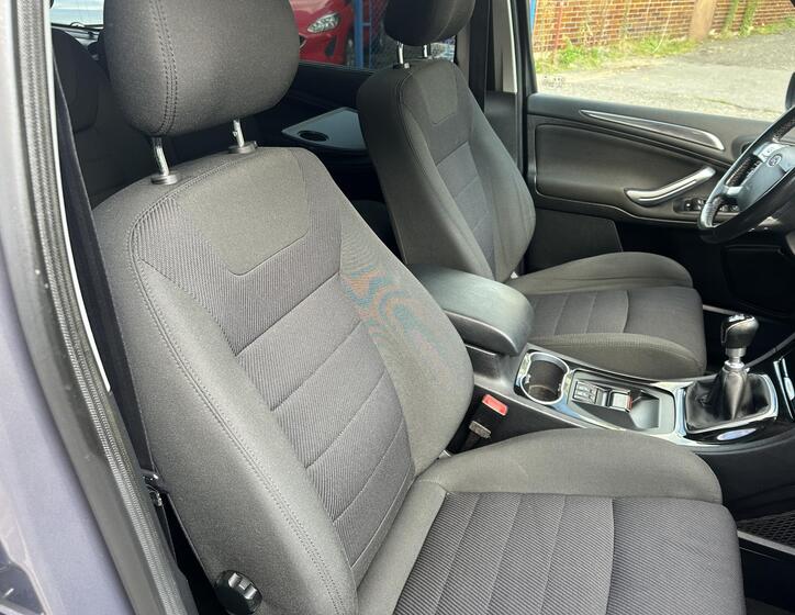 Ford Galaxy 39