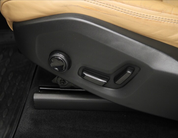 Volvo XC90 24