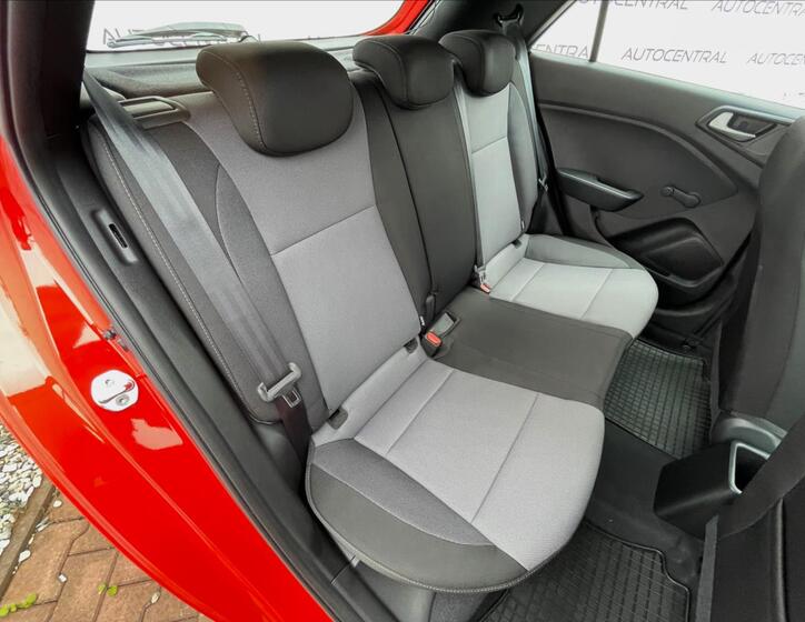 Hyundai i20 20
