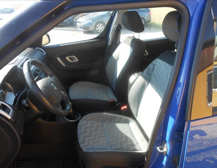 Škoda Roomster 12