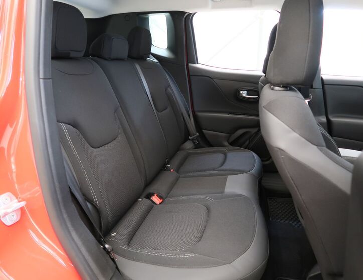 Jeep Renegade 28