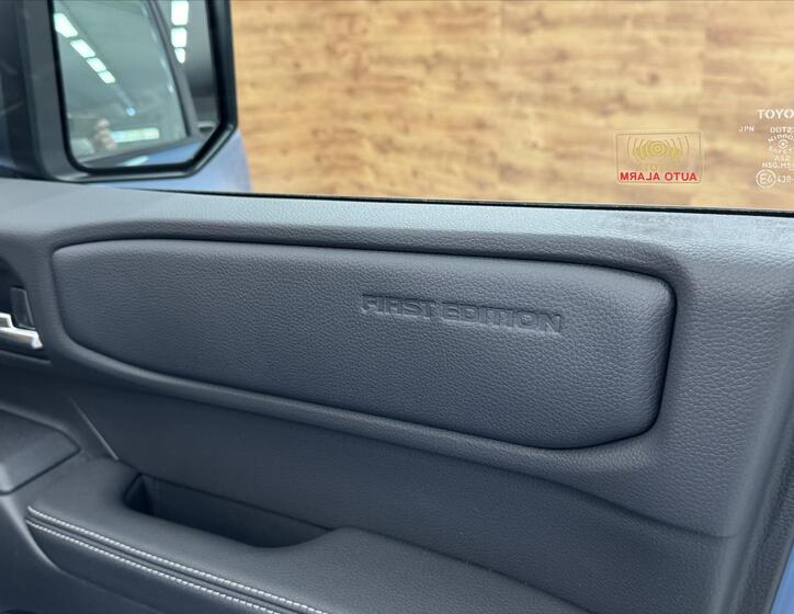 Toyota Land Cruiser 7