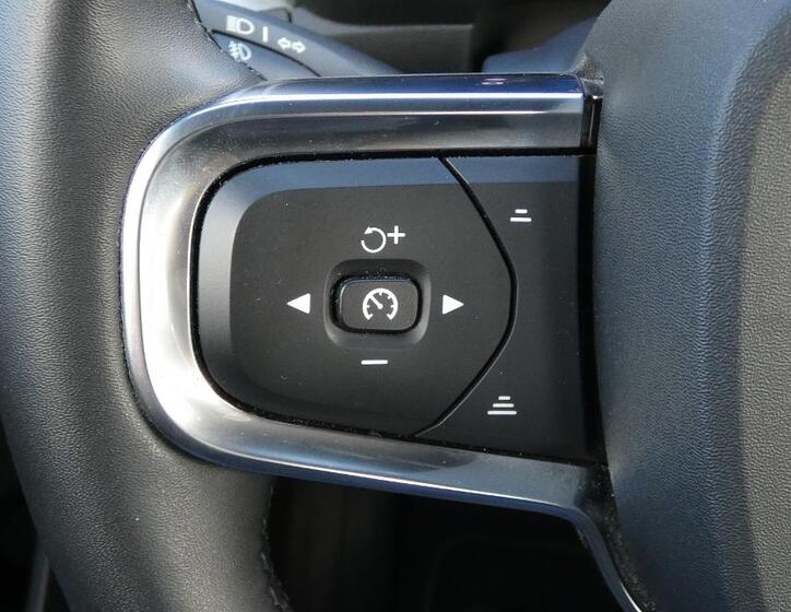 Volvo XC40 11
