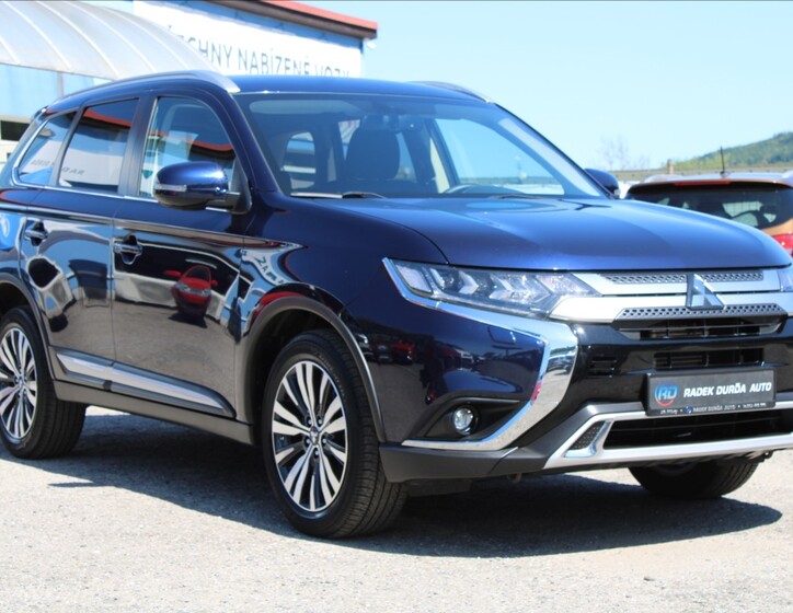 Mitsubishi Outlander 3