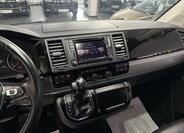 Volkswagen Multivan 11