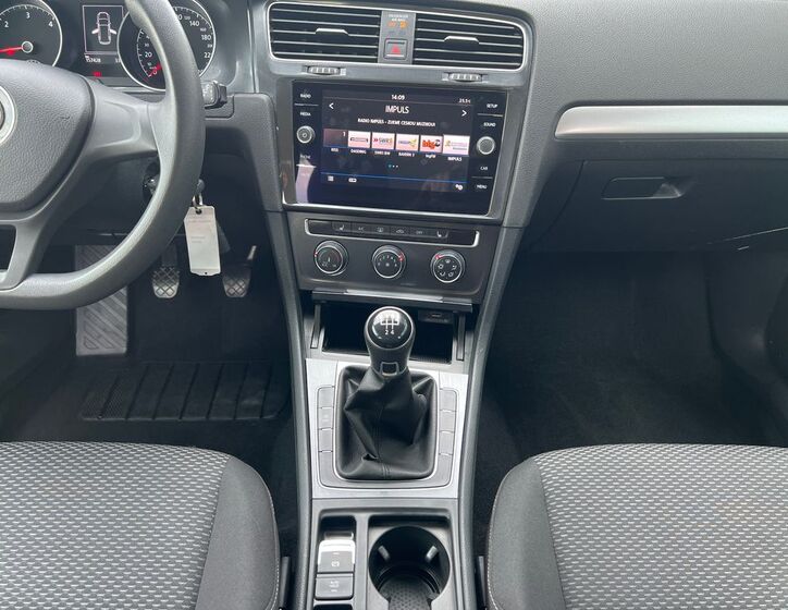 Volkswagen Golf 11