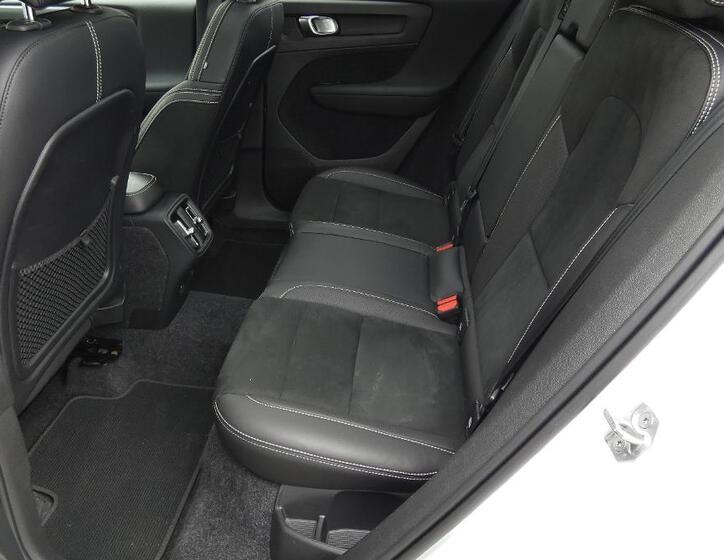 Volvo XC40 18