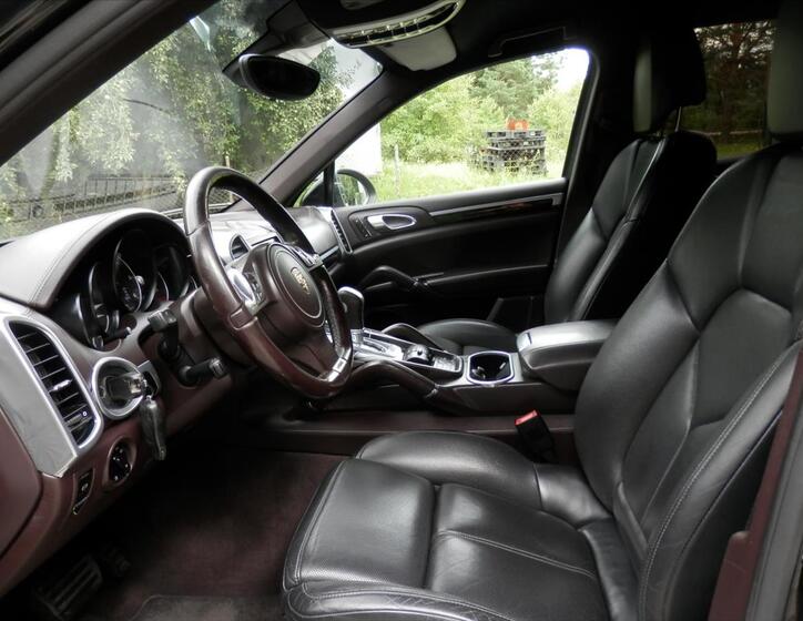 Porsche Cayenne 11