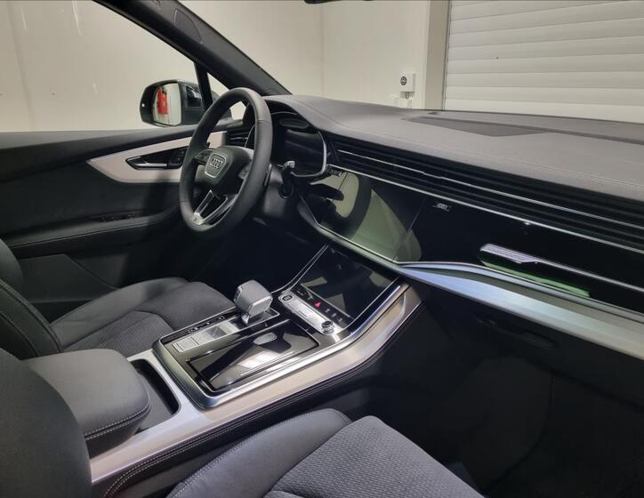 Audi Q7 21