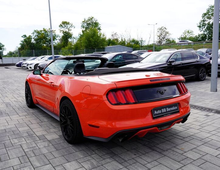 Ford Mustang 11