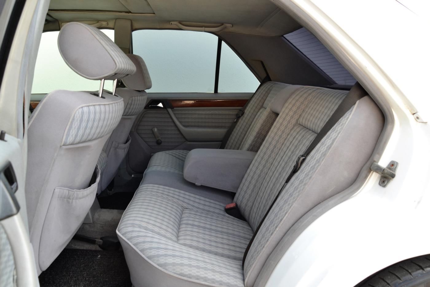 Mercedes-Benz 124