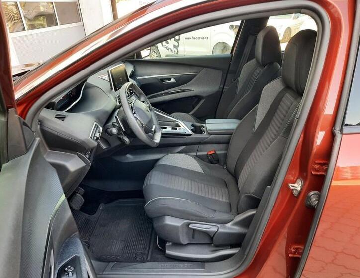 Peugeot 5008 12