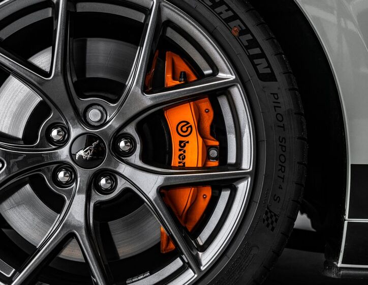 Ford Mustang 13