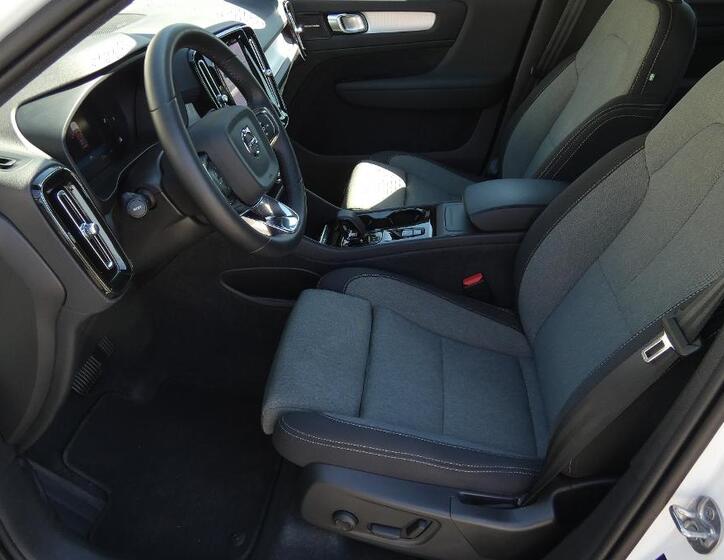 Volvo XC40 18