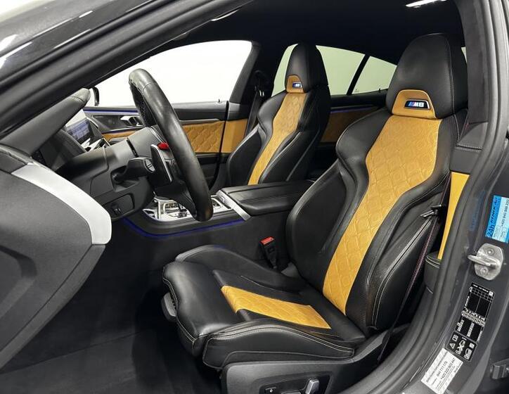 BMW M8 7